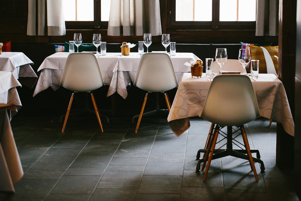 Hotel & Restaurant Zum Schwarzen Baeren Andermatt Eksteriør bilde